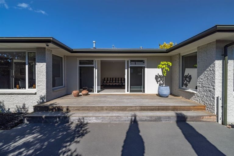 Photo of property in 16 Englefield Road, Belfast, Christchurch, 8051