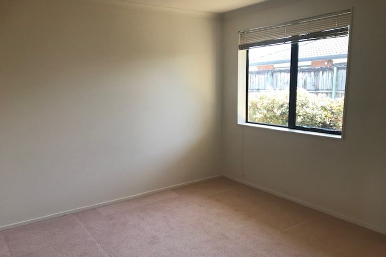 Photo of property in 24 Woodcroft Way, Pukekohe, 2120