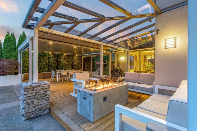 Photo of property in 16 Queenswood Gardens, Mairehau, Christchurch, 8052