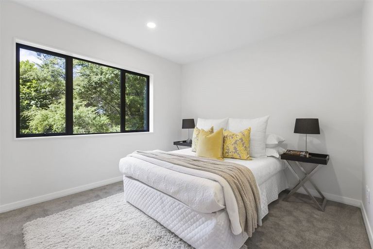 Photo of property in 24 Lorikeet Place, Unsworth Heights, Auckland, 0632