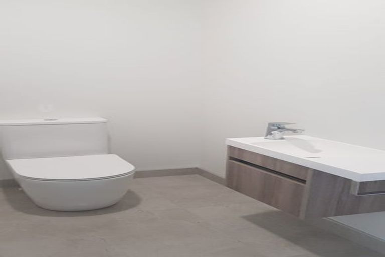 Photo of property in 24 Sando Way, One Tree Point, 0118