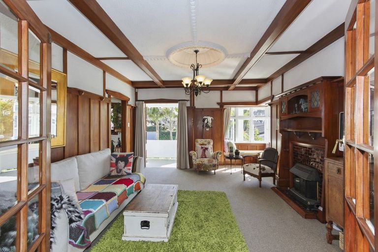 Photo of property in 15 Wallace Place, Westown, New Plymouth, 4310