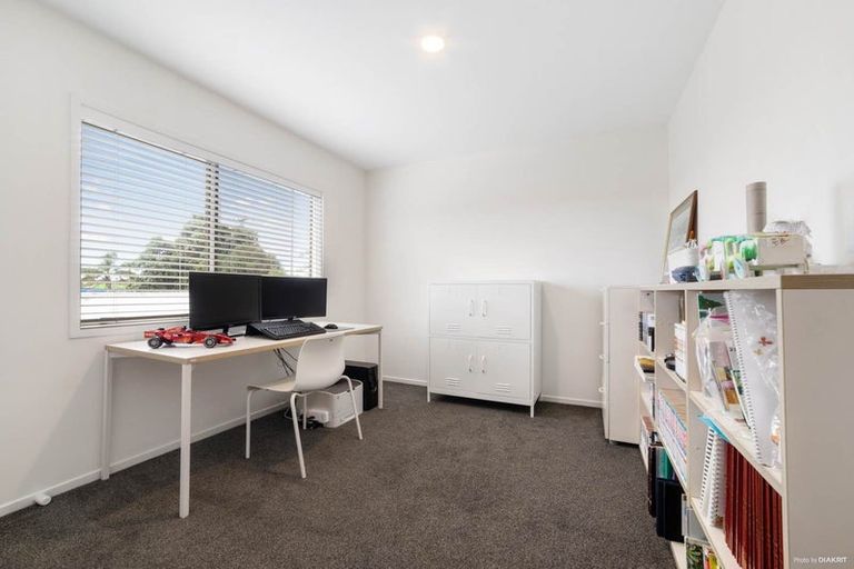 Photo of property in 626d Beach Road, Browns Bay, Auckland, 0630