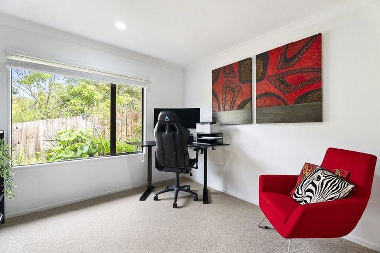 Photo of property in 28 Durbin Court, Greenhithe, Auckland, 0632