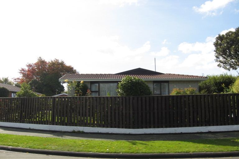 Photo of property in 1/16 Camrose Place, Ilam, Christchurch, 8041