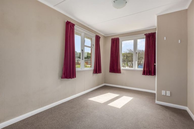 Photo of property in 4 Brown Grove, Ranui, Porirua, 5024