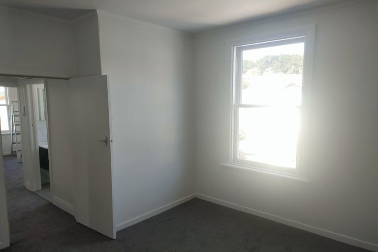 Photo of property in 142 Tasman Street, Mount Cook, Wellington, 6021