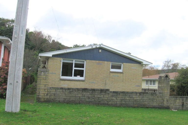 Photo of property in 12c Victory Crescent, Tawa, Wellington, 5028