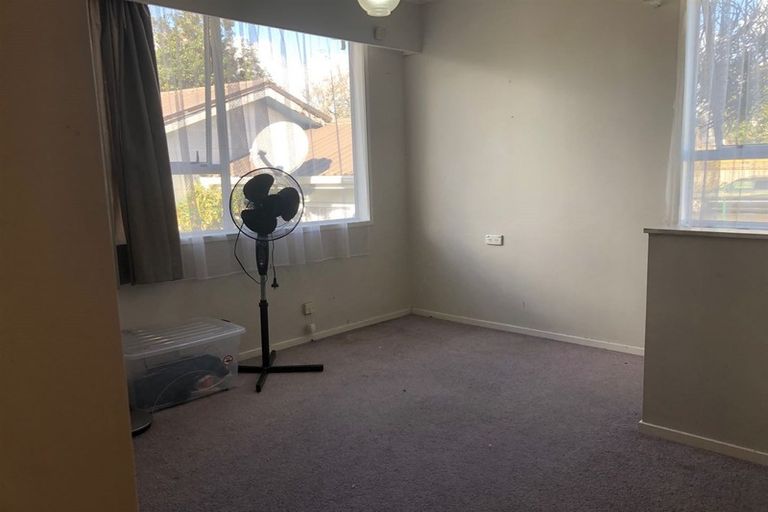 Photo of property in 28 Glynnbrooke Street, Te Atatu South, Auckland, 0610