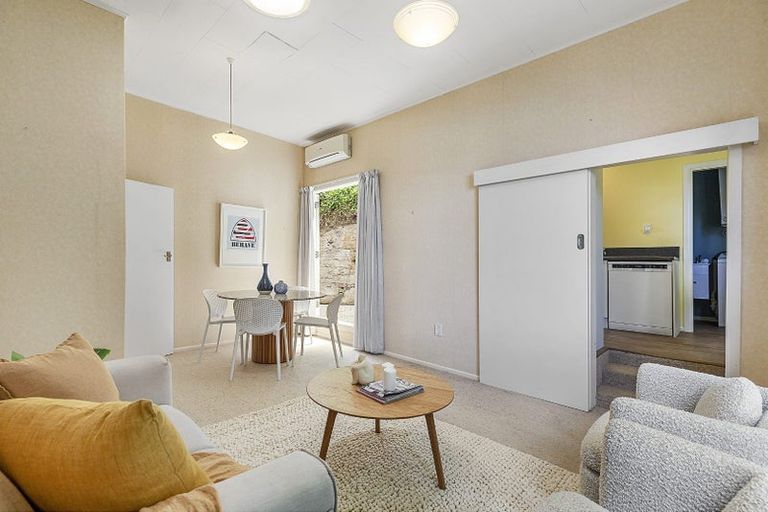 Photo of property in 33 Patanga Crescent, Thorndon, Wellington, 6011