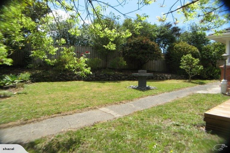 Photo of property in 19 Woodstock Road, Forrest Hill, Auckland, 0620
