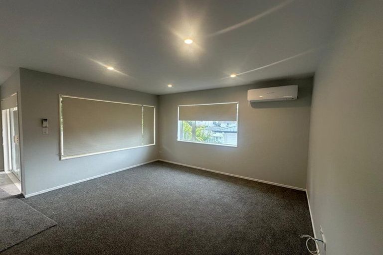 Photo of property in 15 Redwood Drive, Massey, Auckland, 0614
