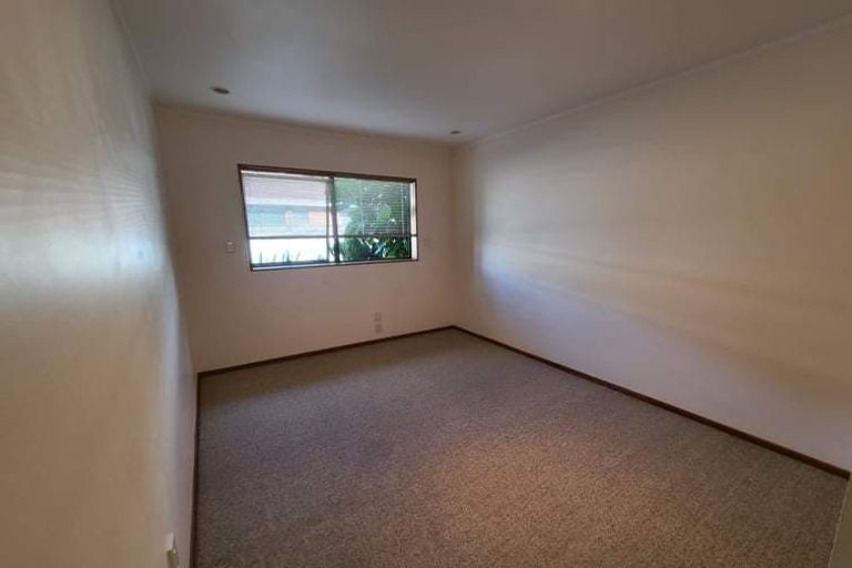 Photo of property in 8 Argyle Place, Highlands Park, New Plymouth, 4312