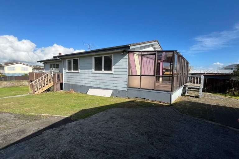 Photo of property in 7 Moncrieff Avenue, Clendon Park, Auckland, 2103