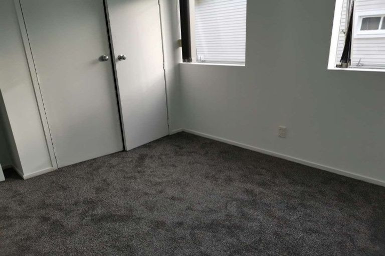 Photo of property in 1/11 Park Avenue, Northcote, Auckland, 0626