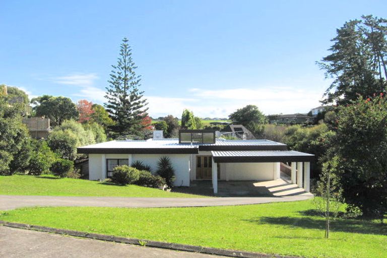 Photo of property in 17 Charles Dickens Drive, Mellons Bay, Auckland, 2014