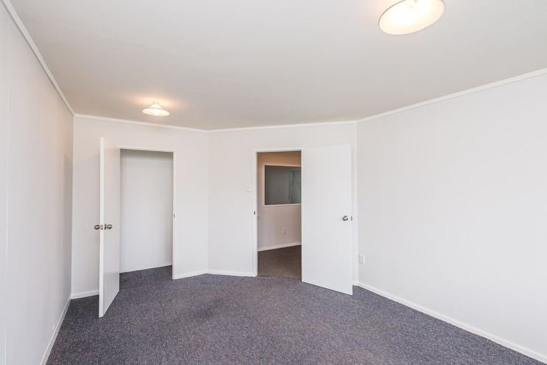 Photo of property in 32 Miro Street, Castlecliff, Whanganui, 4501