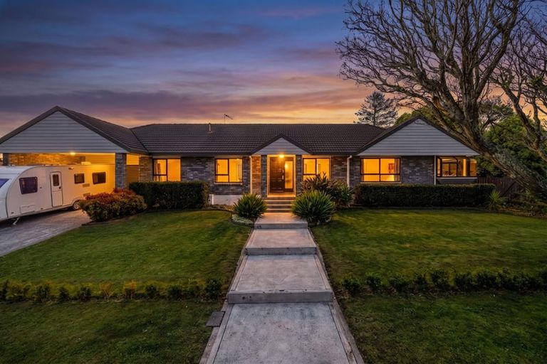 Photo of property in 168 Walter Strevens Drive, Conifer Grove, Takanini, 2112