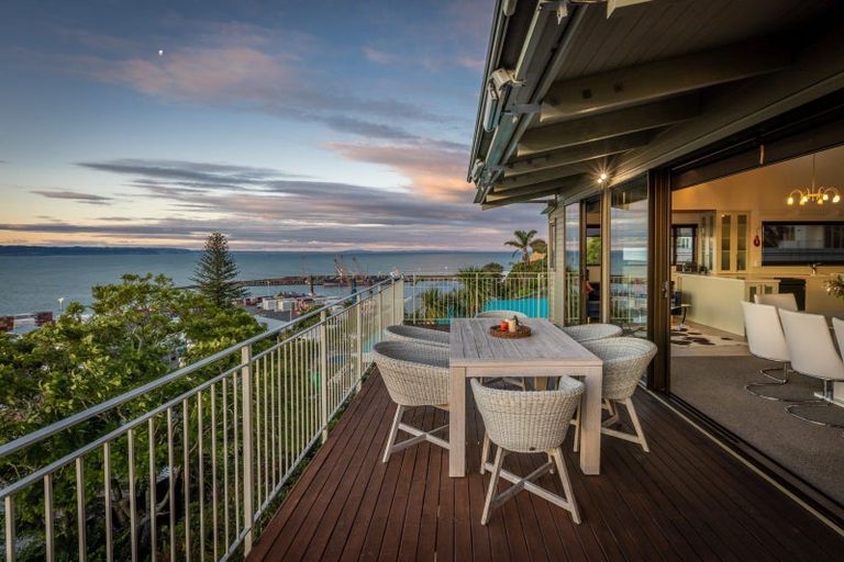 Photo of property in 159 Thompson Road, Bluff Hill, Napier, 4110