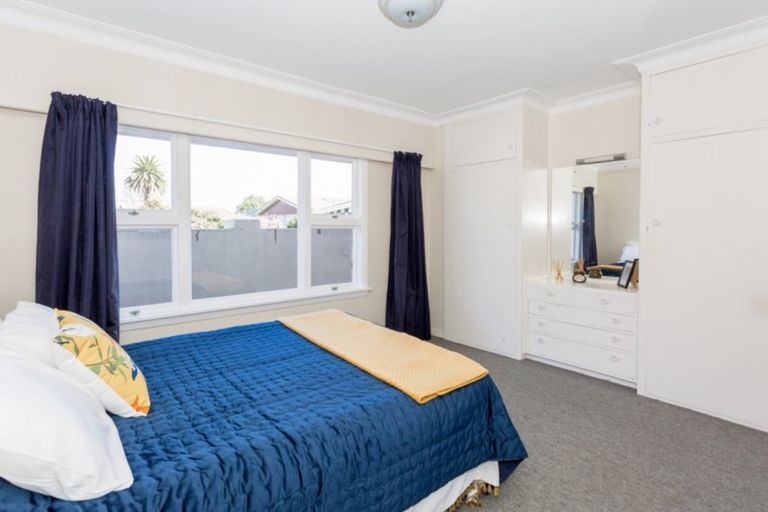 Photo of property in 1 Chilton Drive, Mairehau, Christchurch, 8052