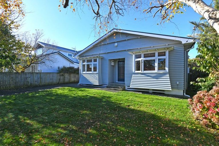 Photo of property in 24 Fitzherbert Street, Alicetown, Lower Hutt, 5010