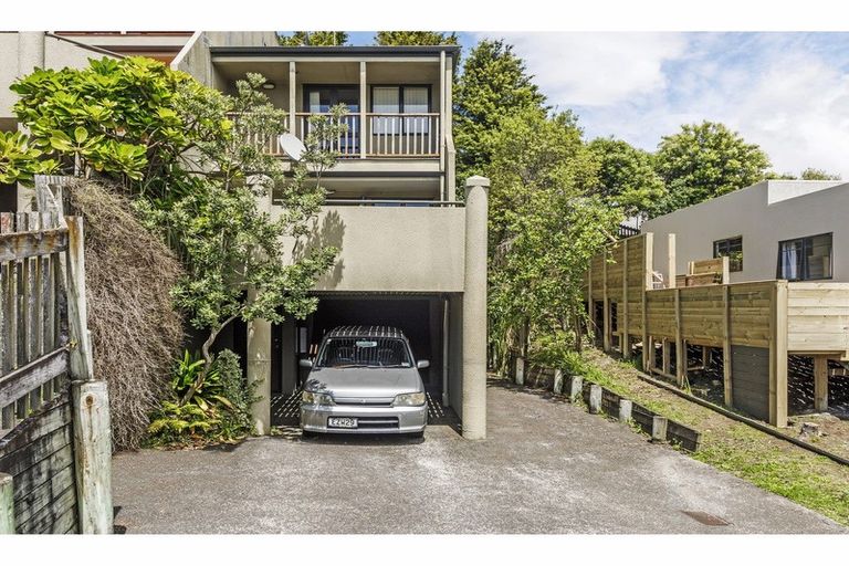 Photo of property in 1/7 Pannill Place, Oteha, Auckland, 0632