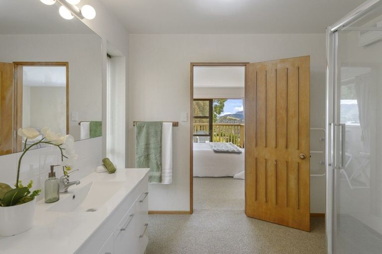 Photo of property in 6 James Drive, Diamond Harbour, Lyttelton, 8971