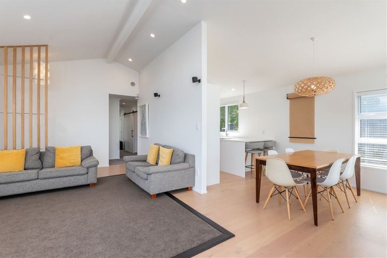 Photo of property in 19 Advene Road, Cockle Bay, Auckland, 2014