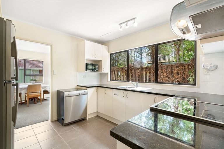 Photo of property in 2/16a Puriri Street, Takapuna, Auckland, 0622