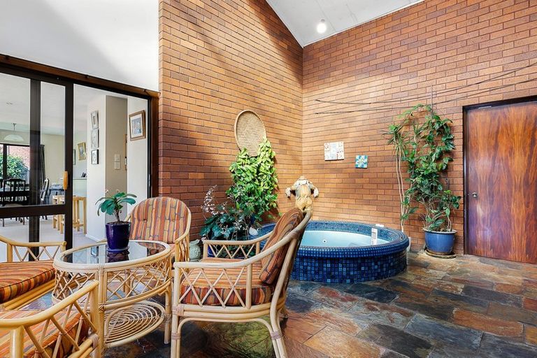 Photo of property in 21 Wadeley Road, Ilam, Christchurch, 8041