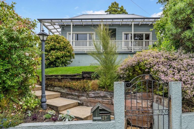 Photo of property in 21 Glenross Street, Glenross, Dunedin, 9011