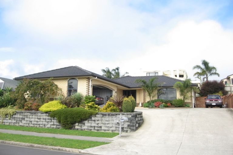Photo of property in 43 Mt Lebanon Crescent, The Gardens, Auckland, 2105