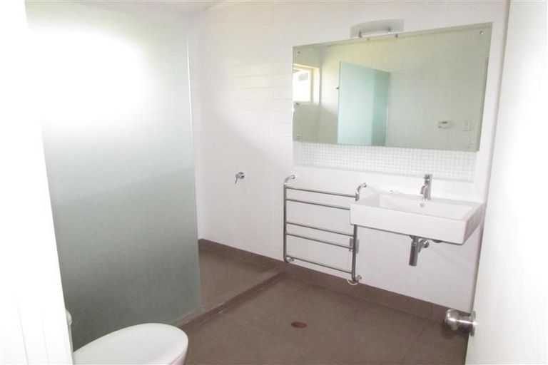 Photo of property in 46 Grenada Avenue, Forrest Hill, Auckland, 0620