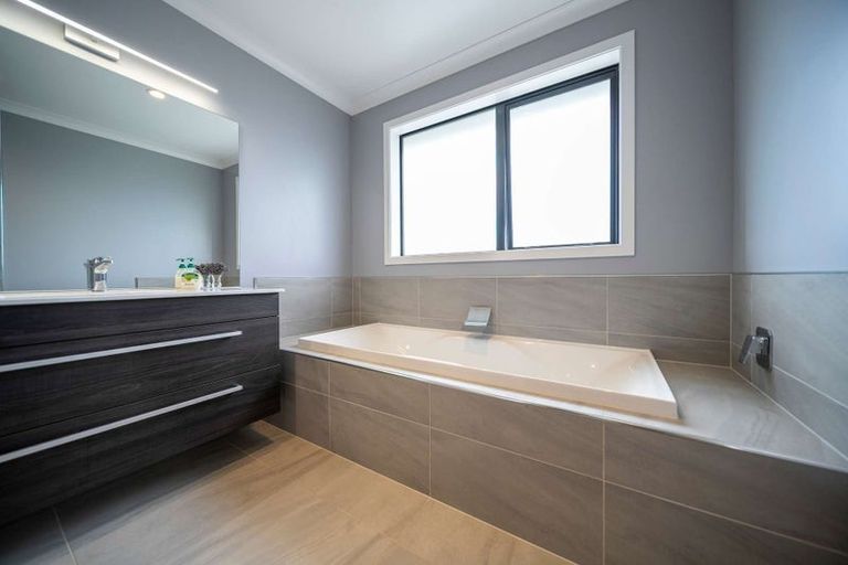 Photo of property in 27 Orbell Crescent, Te Anau, 9679