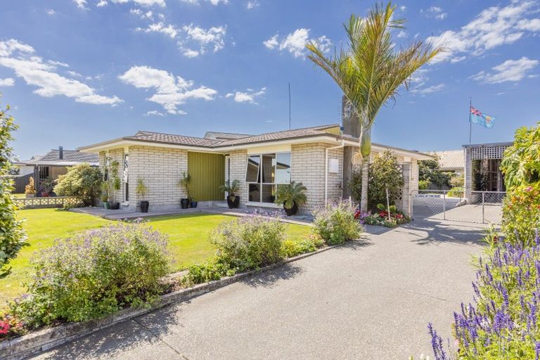 Photo of property in 15 Spriggs Crescent, Greenmeadows, Napier, 4112