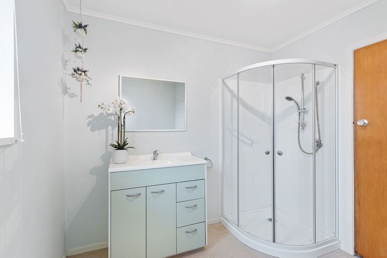 Photo of property in 2/12 Shetland Street, Woolston, Christchurch, 8062