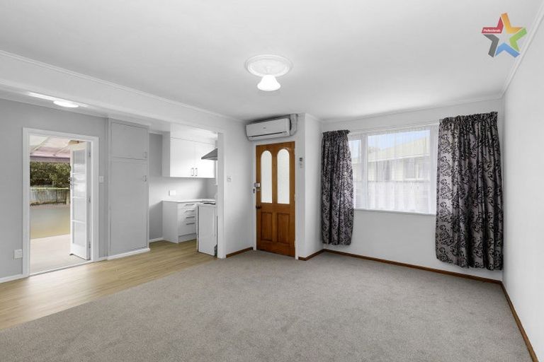 Photo of property in 8a Stamford Grove, Avalon, Lower Hutt, 5011