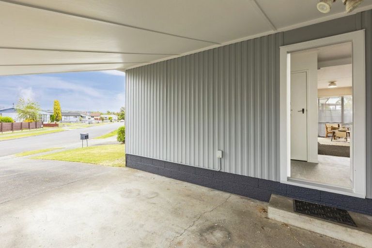 Photo of property in 94 Wynyard Crescent, Tamatea, Napier, 4112