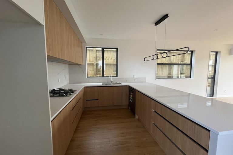 Photo of property in 31b Larne Avenue, Pakuranga Heights, Auckland, 2010