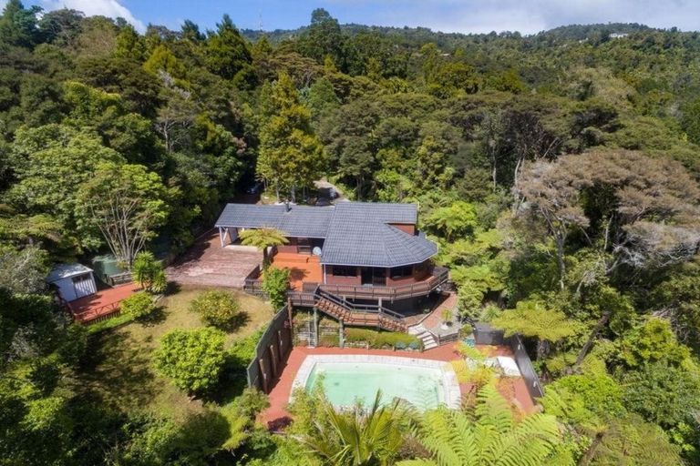 Photo of property in 53 Opanuku Road, Henderson Valley, Auckland, 0612