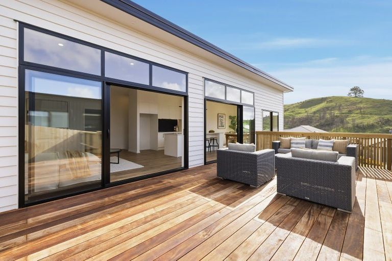 Photo of property in 10 Bob Carter Place, Welcome Bay, Tauranga, 3175