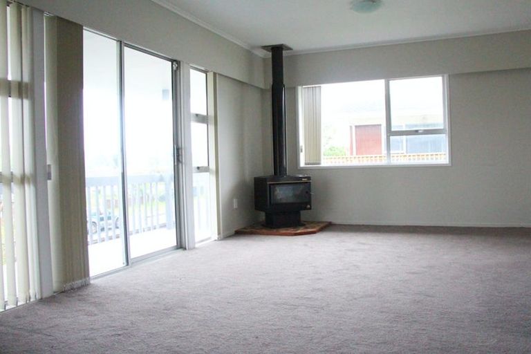 Photo of property in 39 Zita Maria Drive, Massey, Auckland, 0614