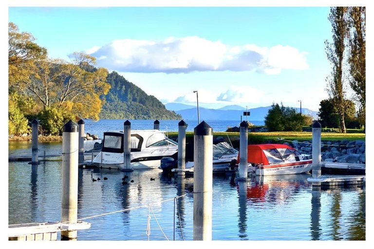 Photo of property in 15 Silverleaf Way, Kinloch, 3377