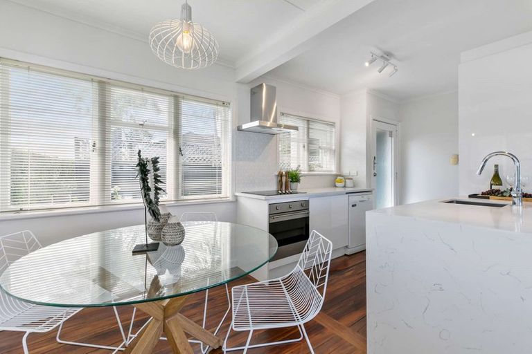 Photo of property in 1/15 Stanley Avenue, Milford, Auckland, 0620