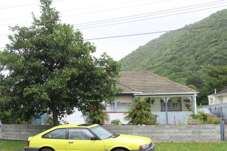 Photo of property in 76 Black Beech Street, Birchville, Upper Hutt, 5018