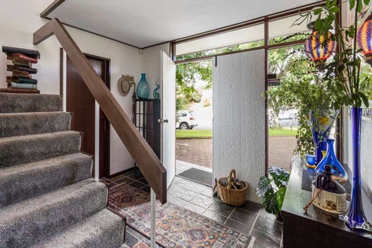 Photo of property in 2 Exeter Place, Tihiotonga, Rotorua, 3015