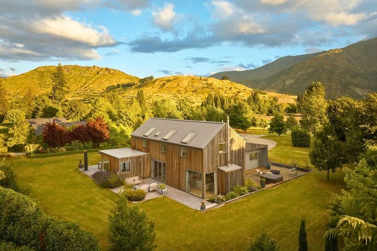 Photo of property in 10 Ellen Johnson Terrace, Lake Hayes, Queenstown, 9371