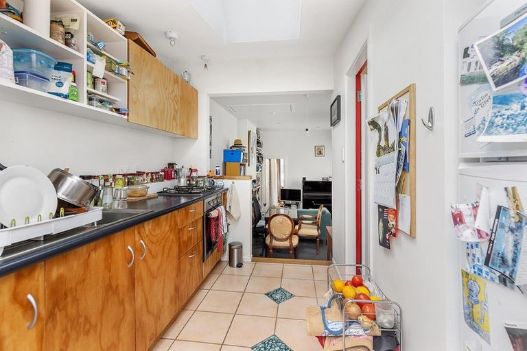 Photo of property in 48 Edinburgh Terrace, Berhampore, Wellington, 6023