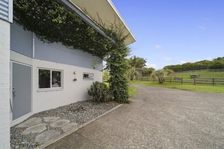 Photo of property in 126 Brownhill Road, Whitford, Manurewa, 2576