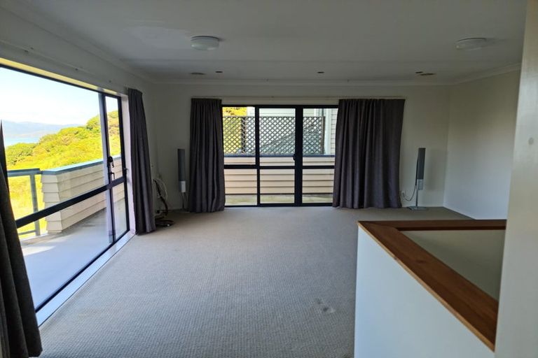 Photo of property in 140 Glanmire Road, Newlands, Wellington, 6037